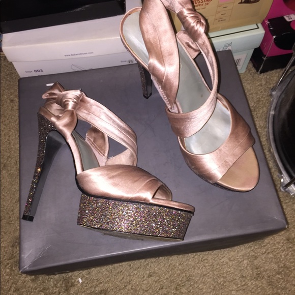 Heels - Picture 6 of 7